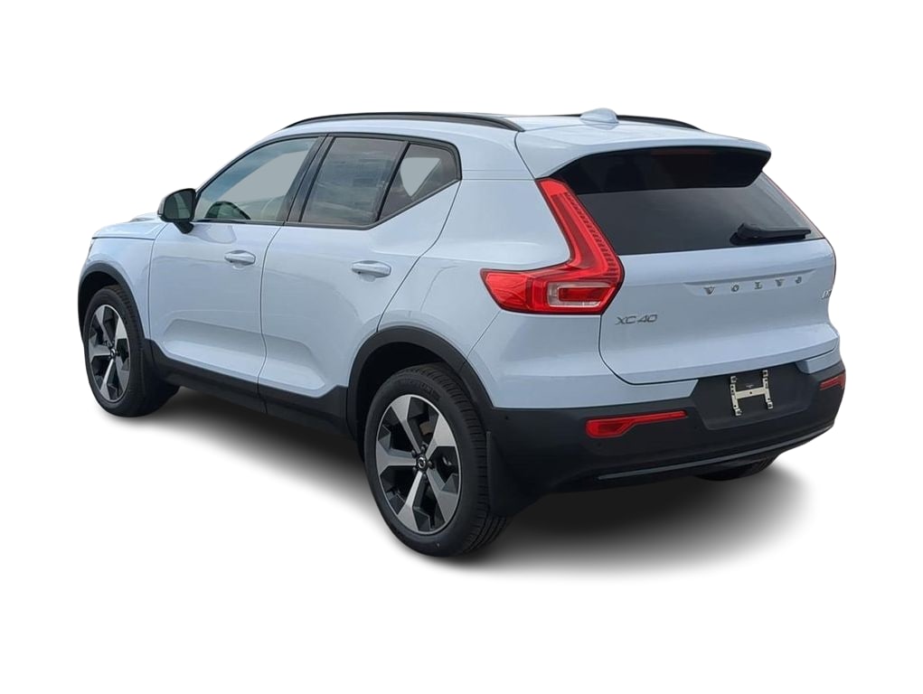 Thumbnail: 2026 Volvo XC40 - 4