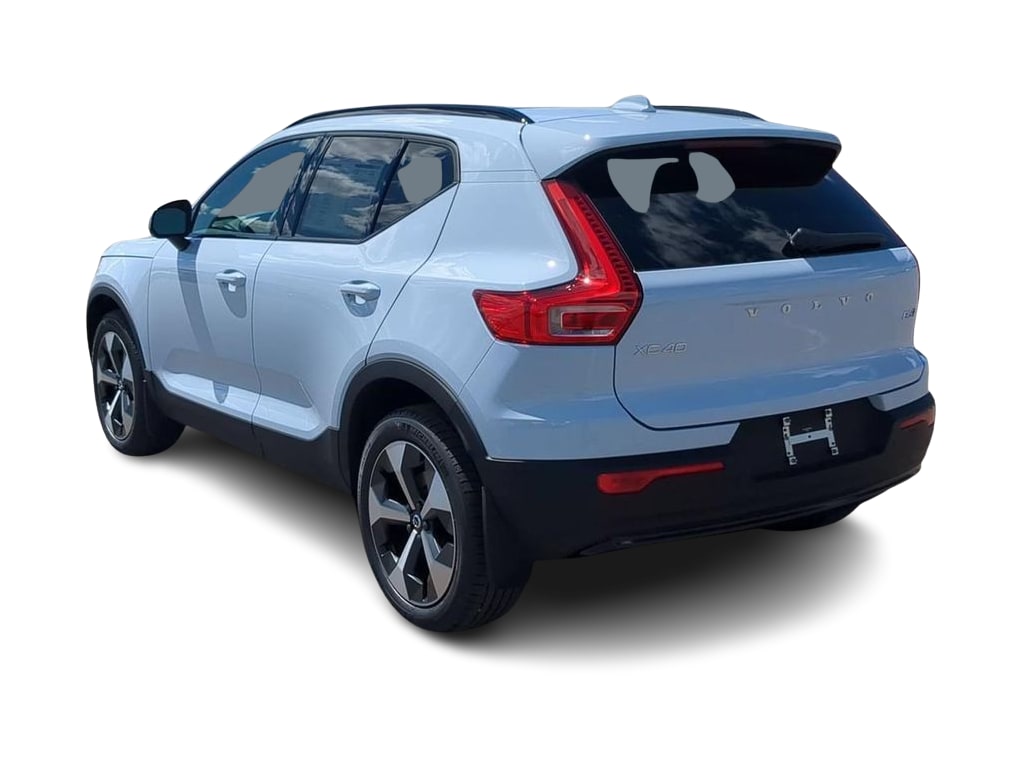 Thumbnail: 2026 Volvo XC40 - 4