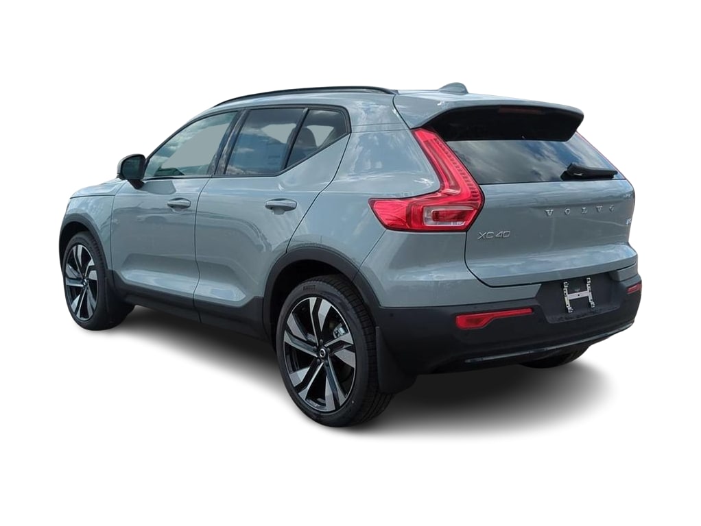 Thumbnail: 2026 Volvo XC40 - 4