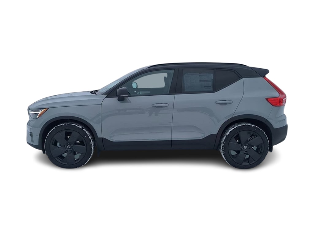 Thumbnail: 2026 Volvo XC40 - 3