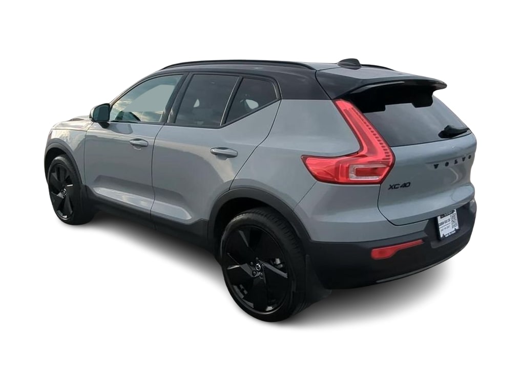 Thumbnail: 2026 Volvo XC40 - 4