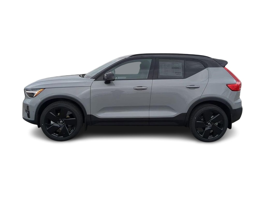 Thumbnail: 2026 Volvo XC40 - 3