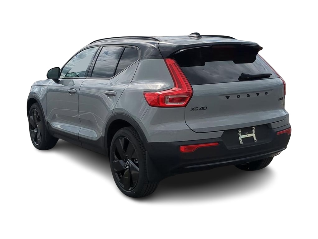 Thumbnail: 2026 Volvo XC40 - 4