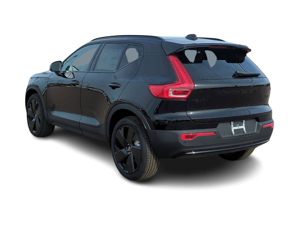 Thumbnail: 2026 Volvo XC40 - 4