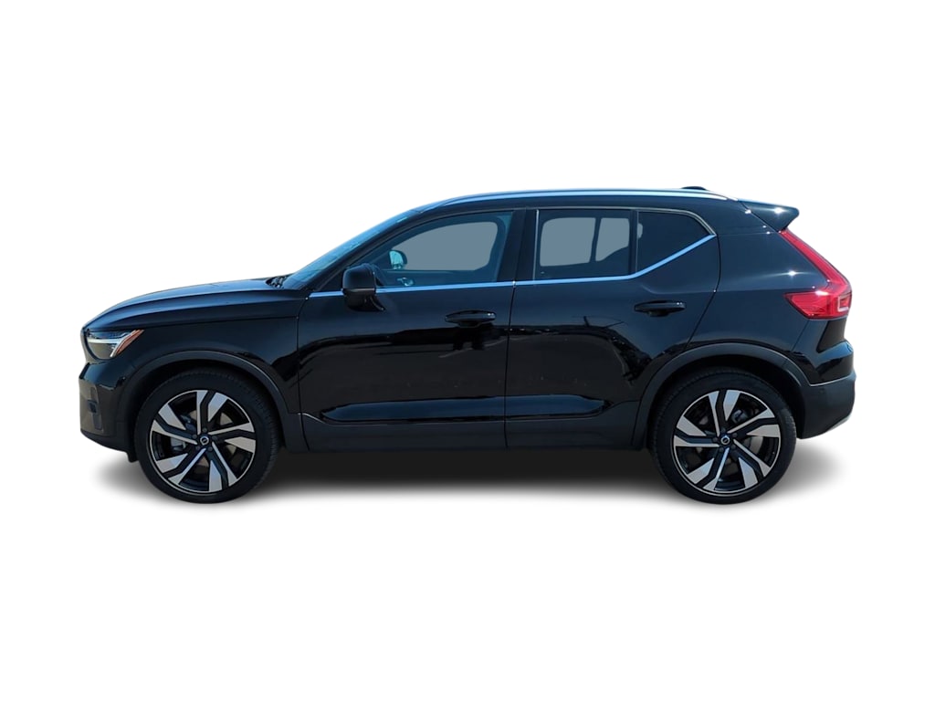 2024 Volvo XC40 B5 Plus 3