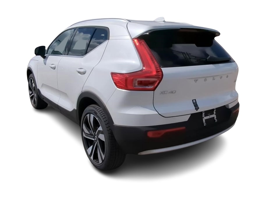 Thumbnail: 2025 Volvo XC40 - 4