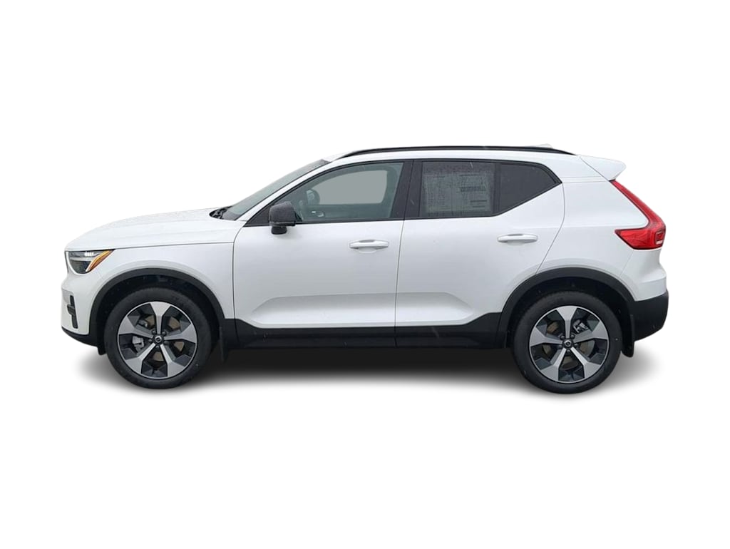 Thumbnail: 2026 Volvo XC40 - 3