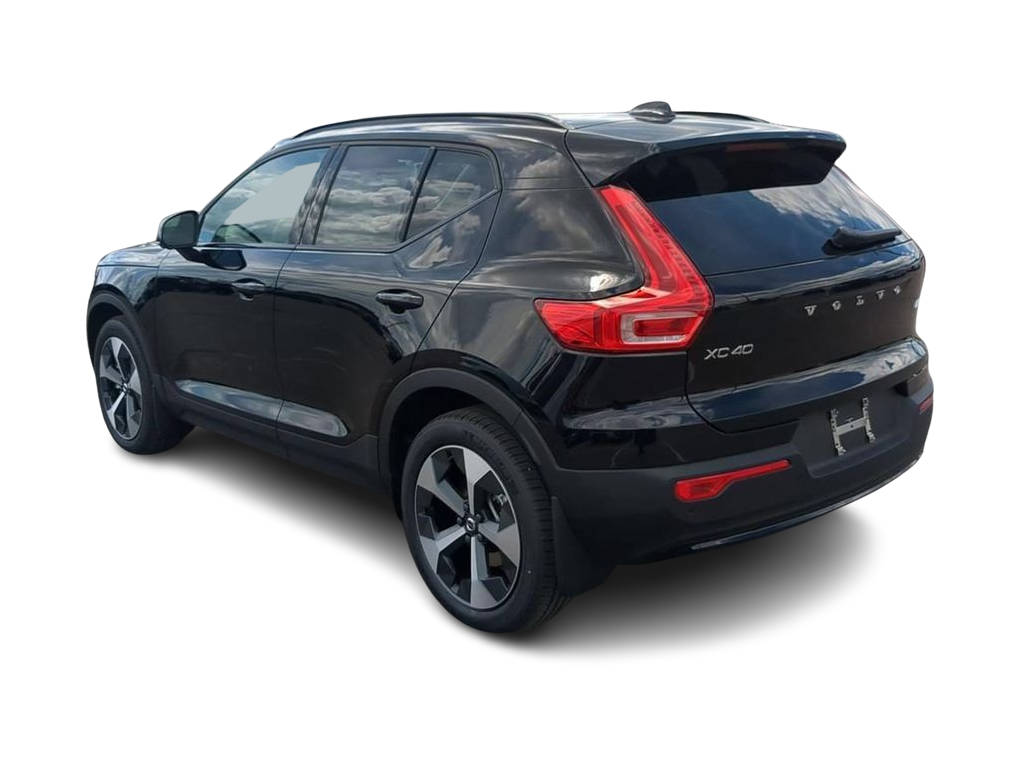 Thumbnail: 2026 Volvo XC40 - 4