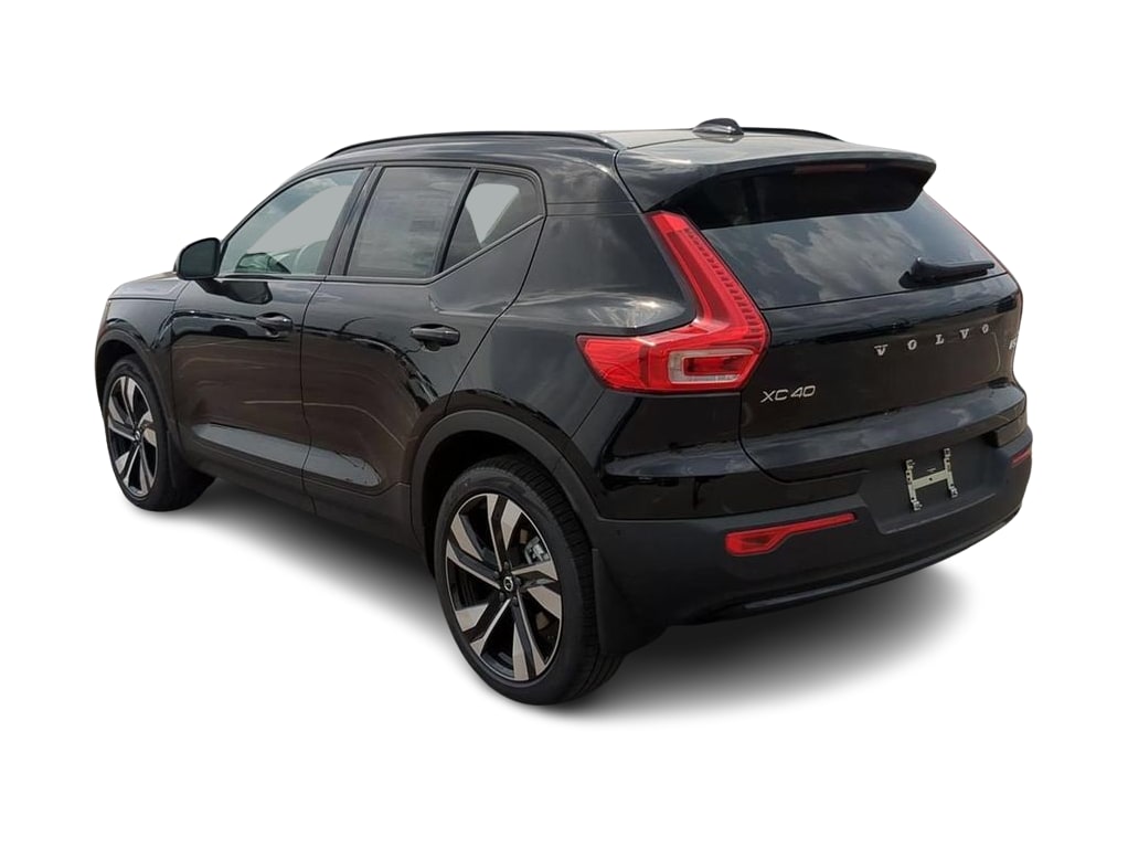 Thumbnail: 2026 Volvo XC40 - 4