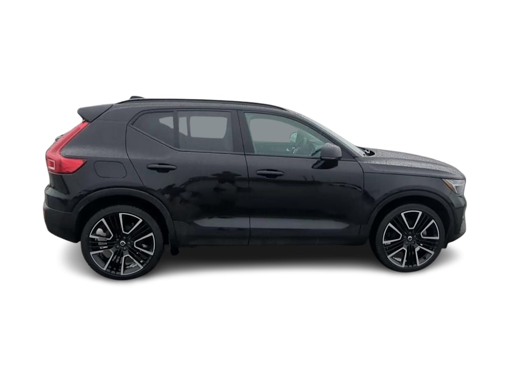 Thumbnail: 2024 Volvo XC40 - 20