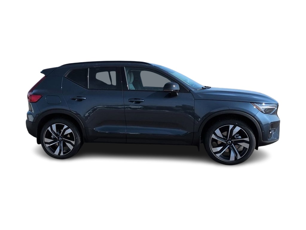 Thumbnail: 2026 Volvo XC40 - 21