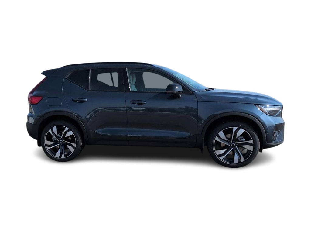 Thumbnail: 2026 Volvo XC40 - 21