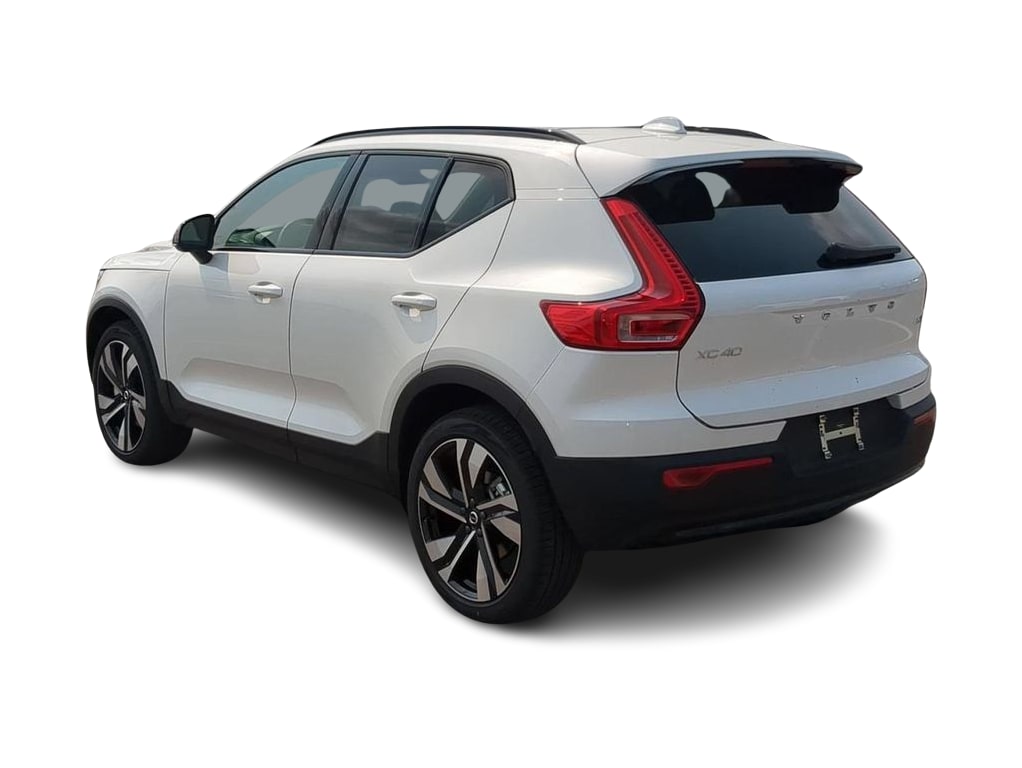 Thumbnail: 2026 Volvo XC40 - 4