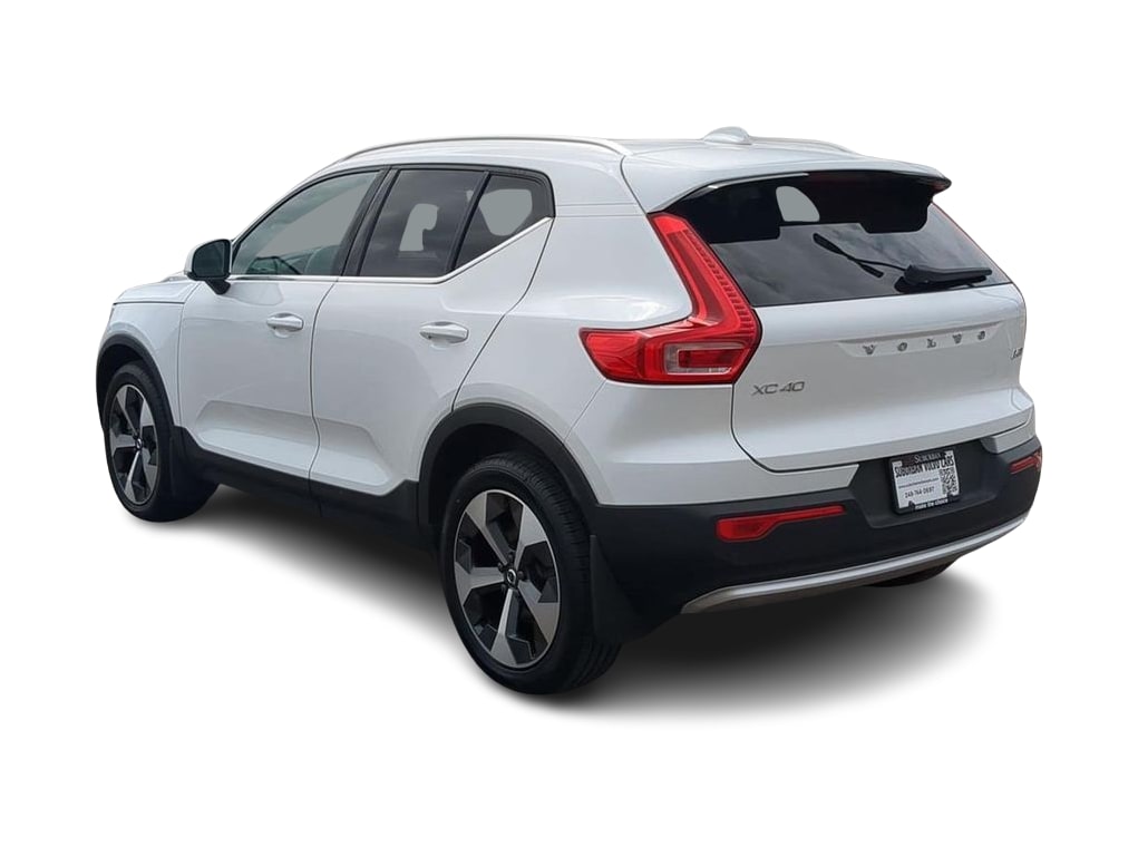 Thumbnail: 2023 Volvo XC40 - 4