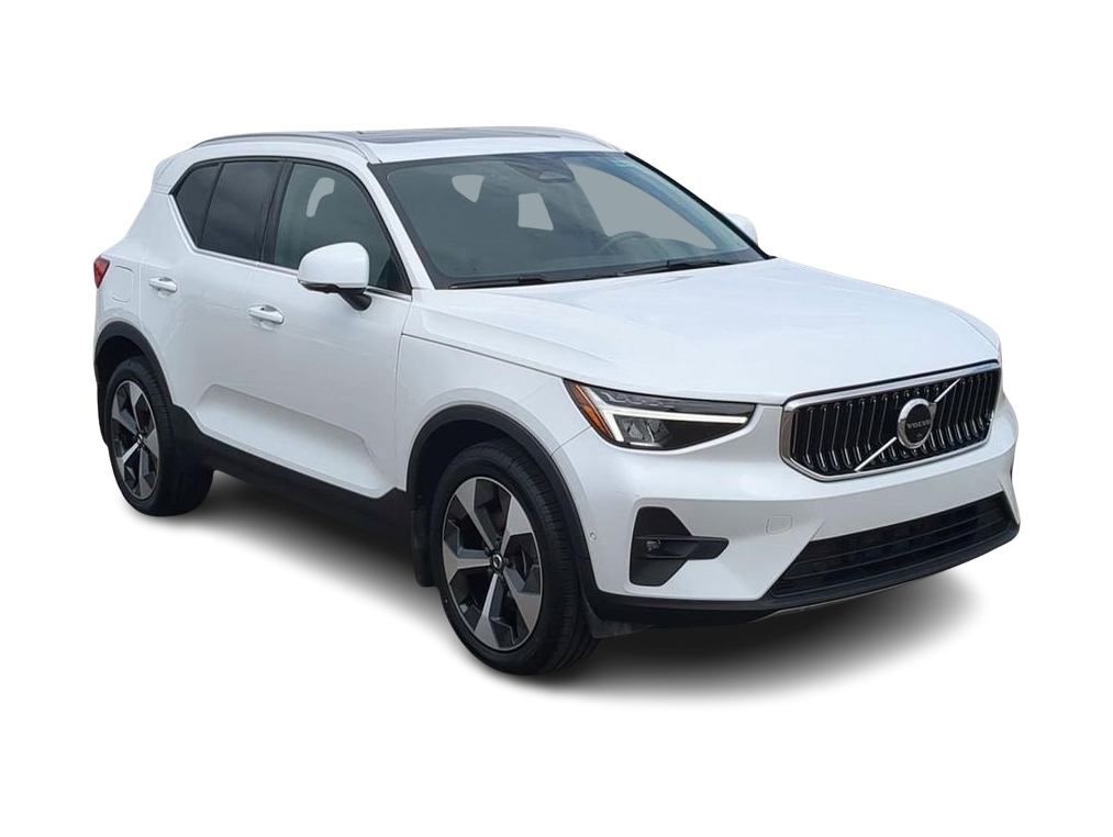 Thumbnail: 2023 Volvo XC40 - 21