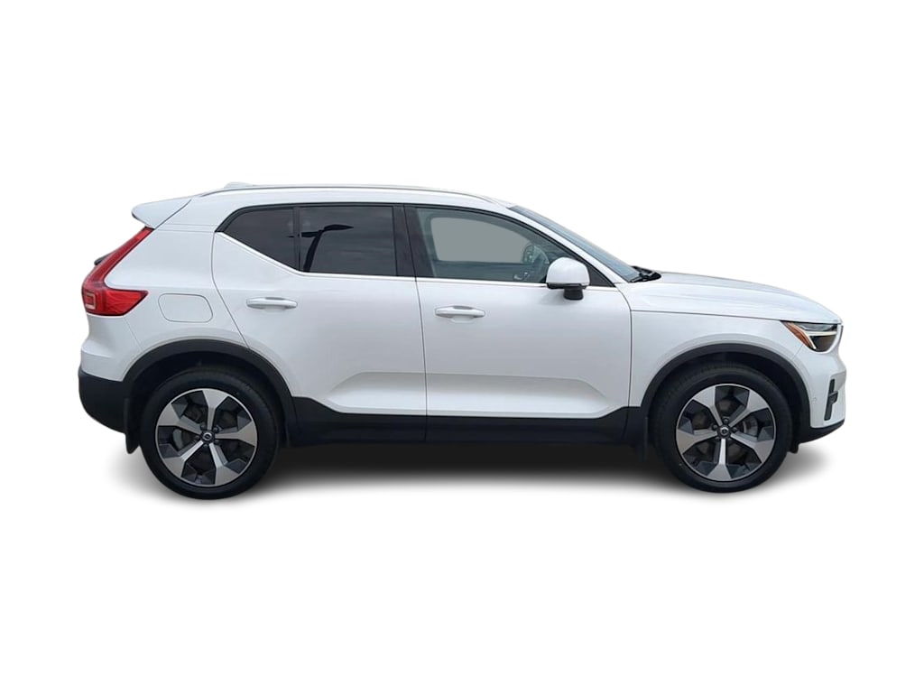 Thumbnail: 2023 Volvo XC40 - 20
