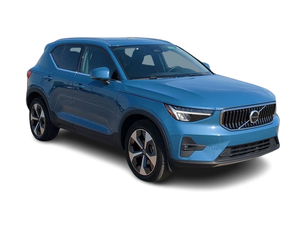 Thumbnail: 2023 Volvo XC40 - 20