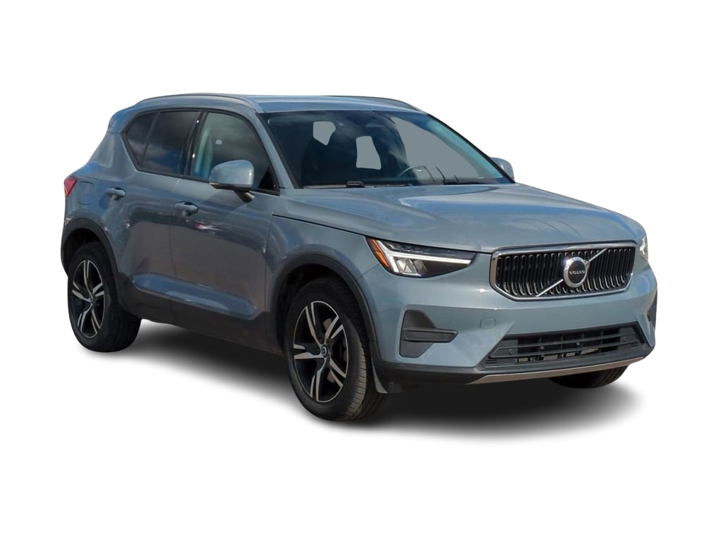 Thumbnail: 2023 Volvo XC40 - 18