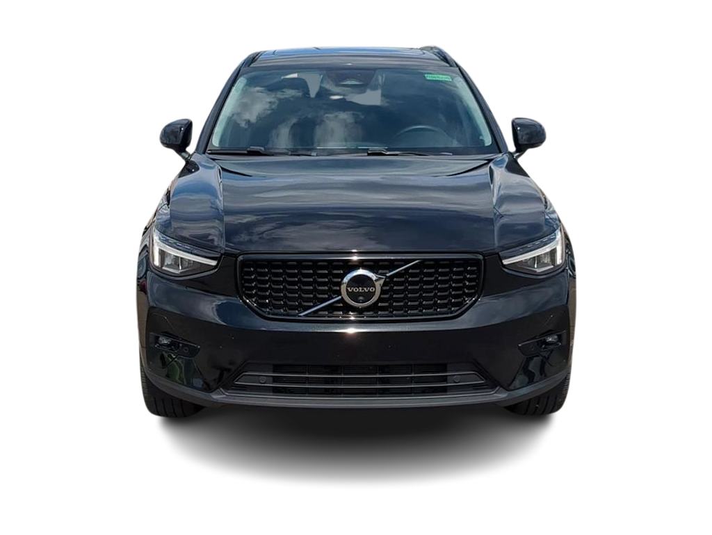 Thumbnail: 2023 Volvo XC40 - 6