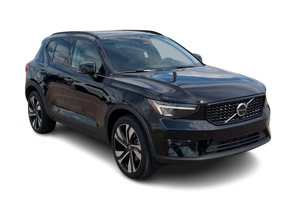 Thumbnail: 2023 Volvo XC40 - 20