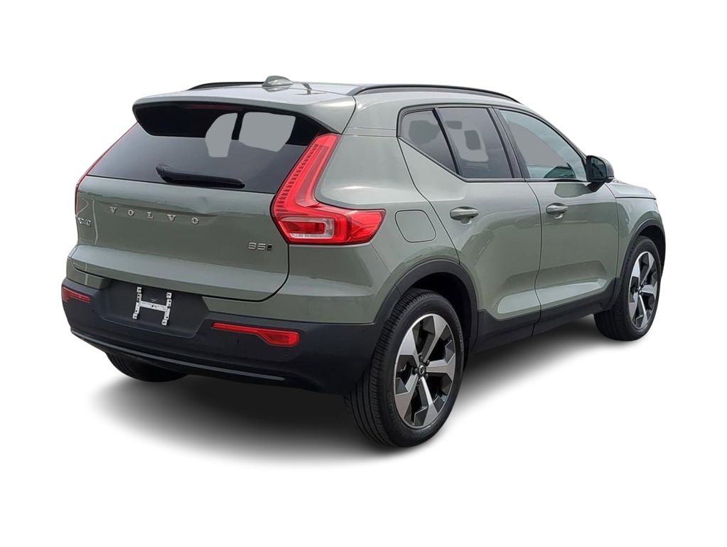 Thumbnail: 2023 Volvo XC40 - 17