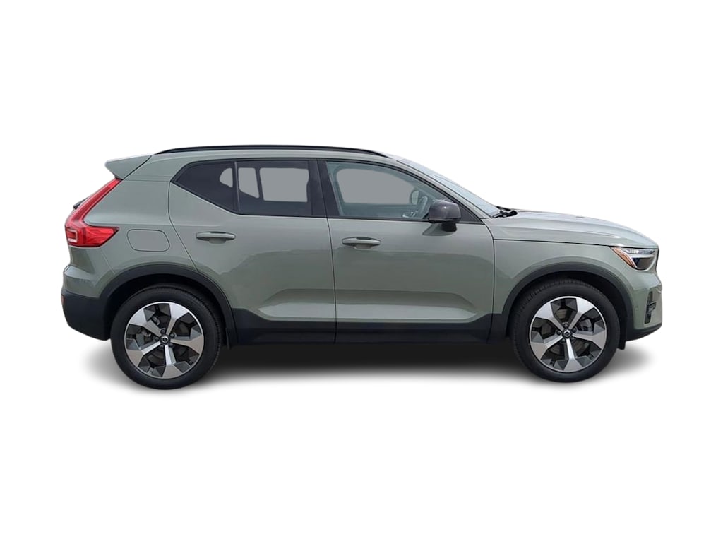 Thumbnail: 2023 Volvo XC40 - 18