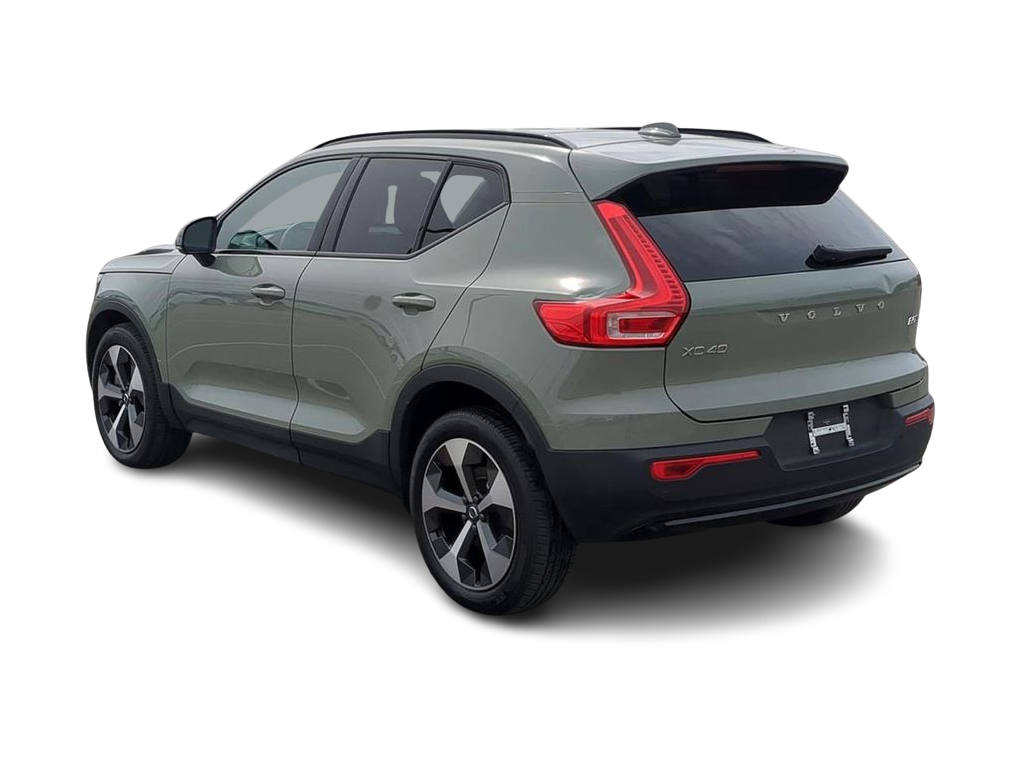 Thumbnail: 2023 Volvo XC40 - 4