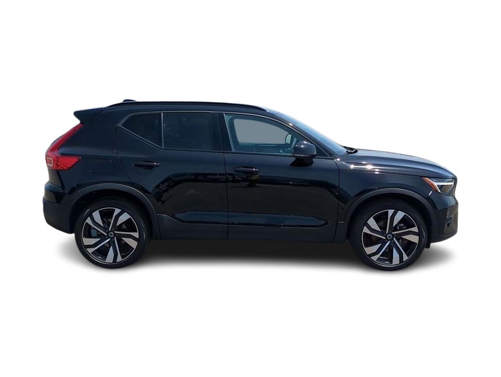 Thumbnail: 2023 Volvo XC40 - 18