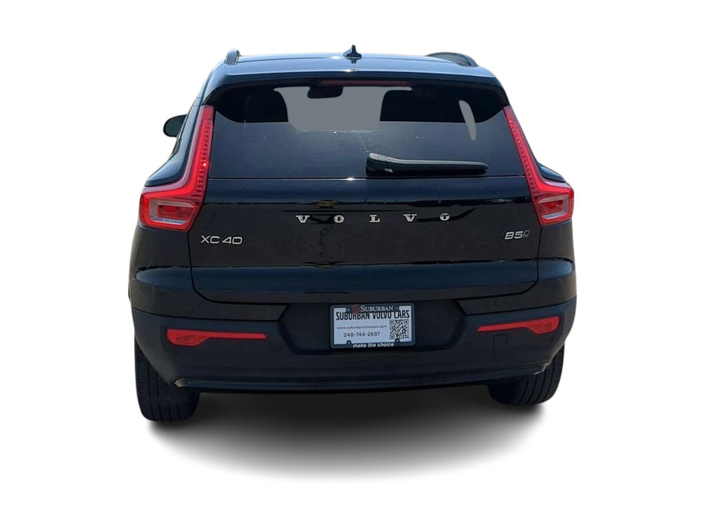 Thumbnail: 2023 Volvo XC40 - 5