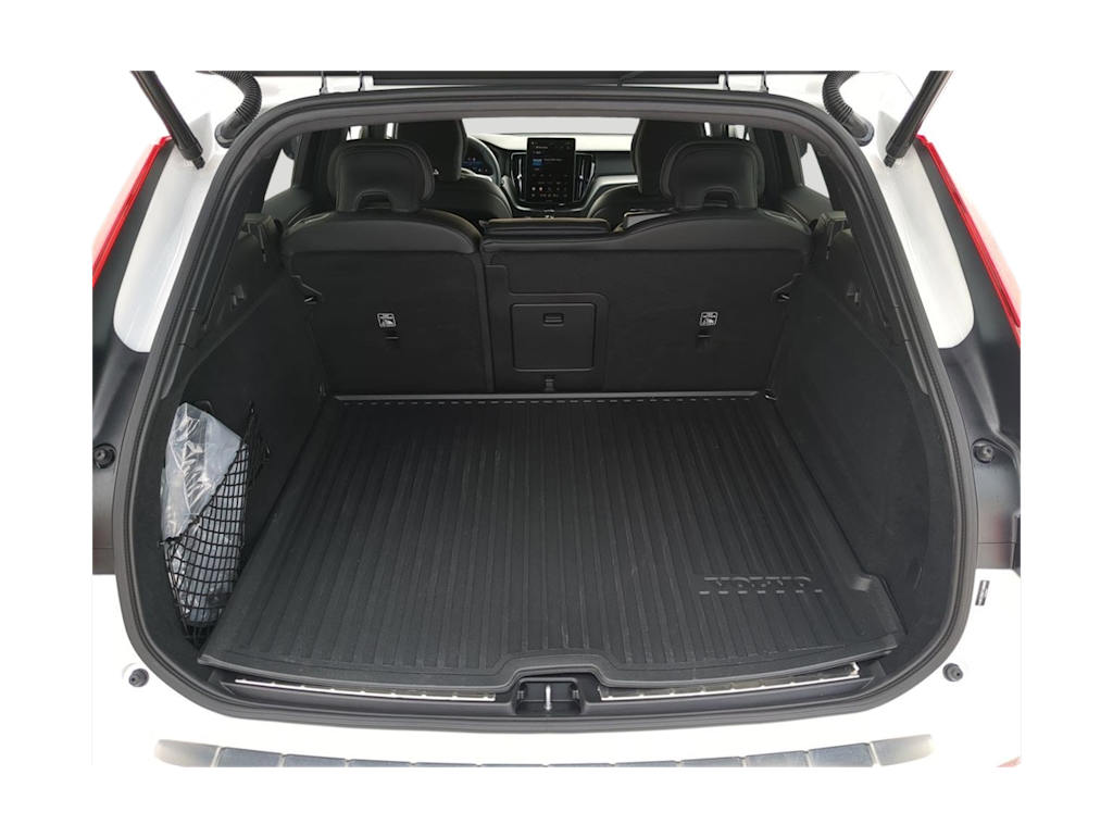 Thumbnail: 2026 Volvo XC60 - 17