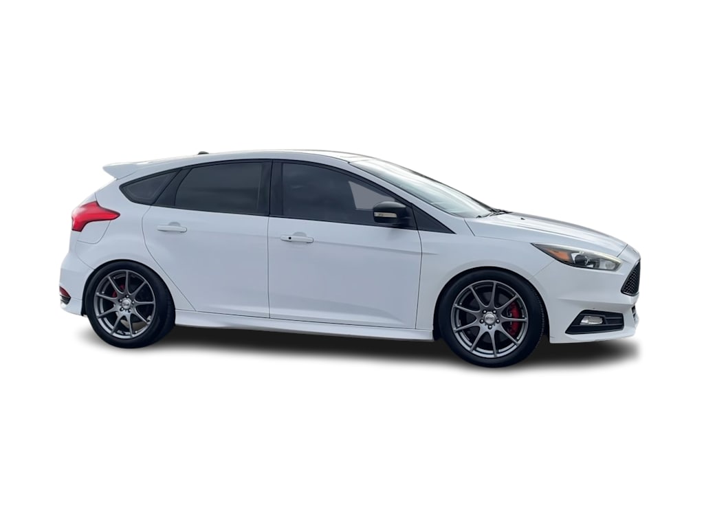 Thumbnail: 2015 Ford Focus - 23