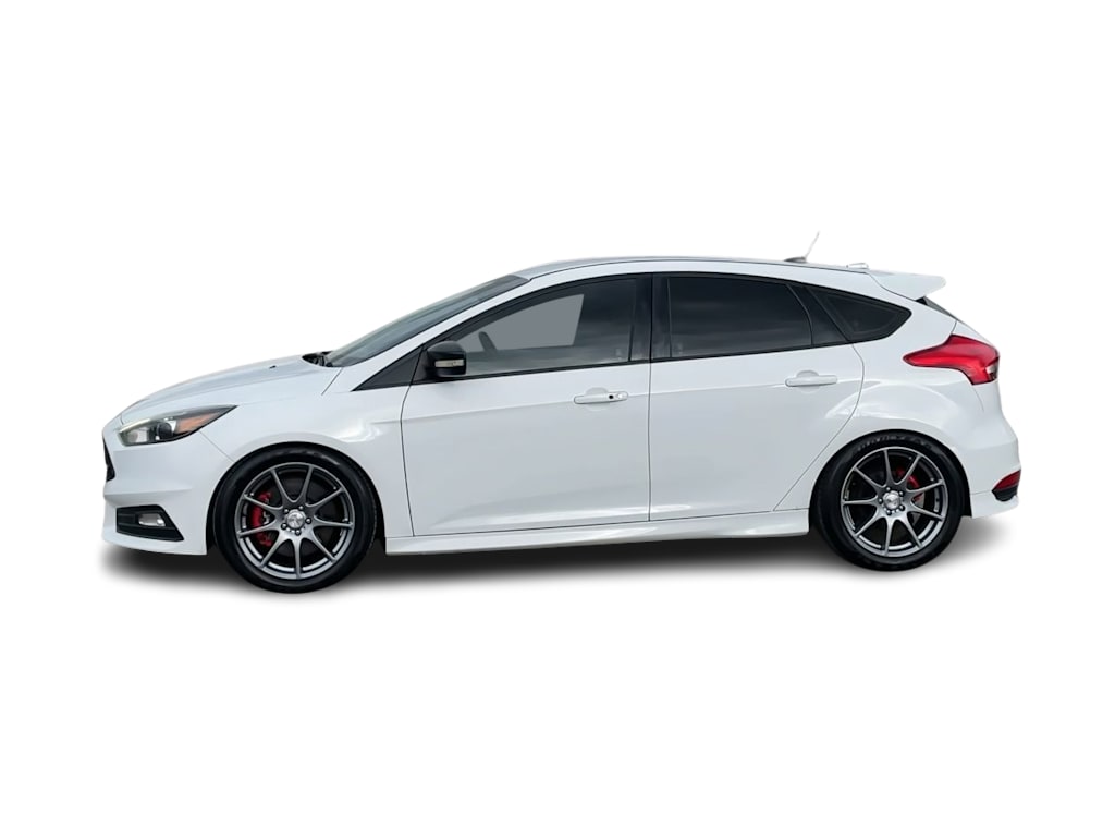 Thumbnail: 2015 Ford Focus - 3