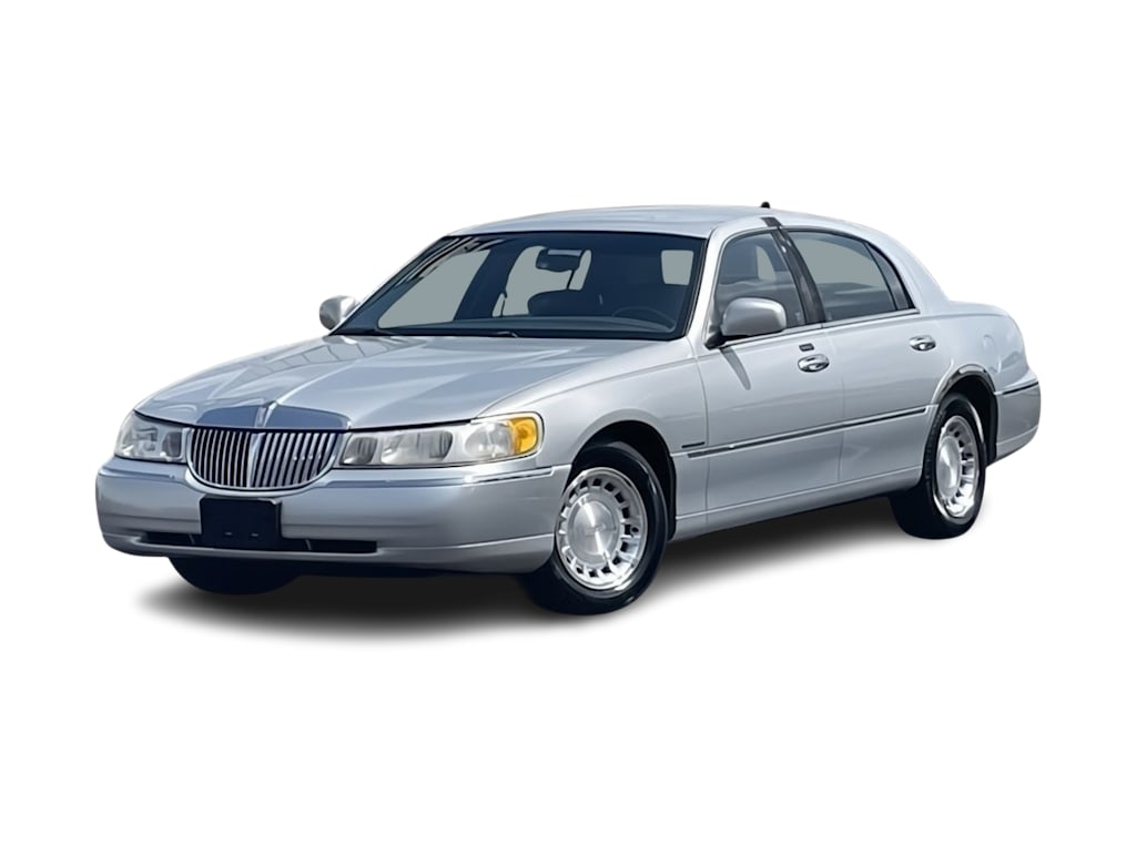 Used 2000 Lincoln Town Car Executive with VIN 1LNHM81W9YY788214 for sale in Hudson, WI