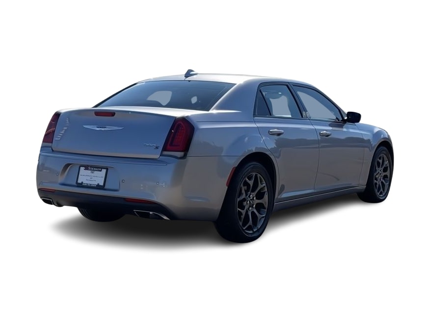 Thumbnail: 2016 Chrysler 300 - 21