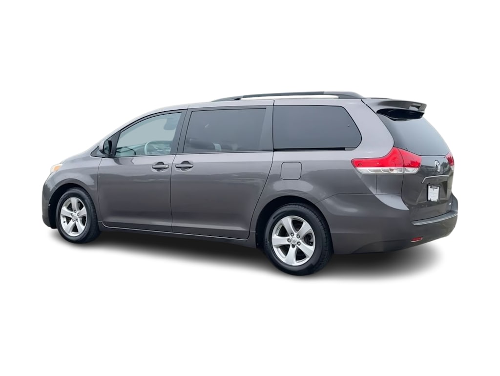 Thumbnail: 2013 Toyota Sienna - 18
