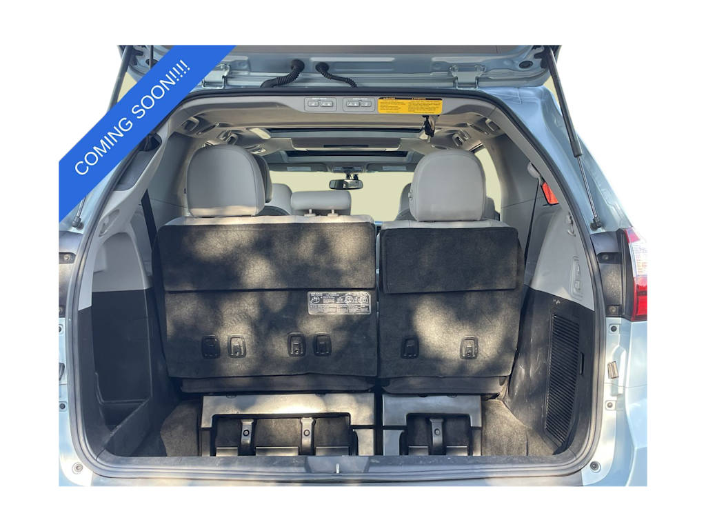 Thumbnail: 2015 Toyota Sienna - 15