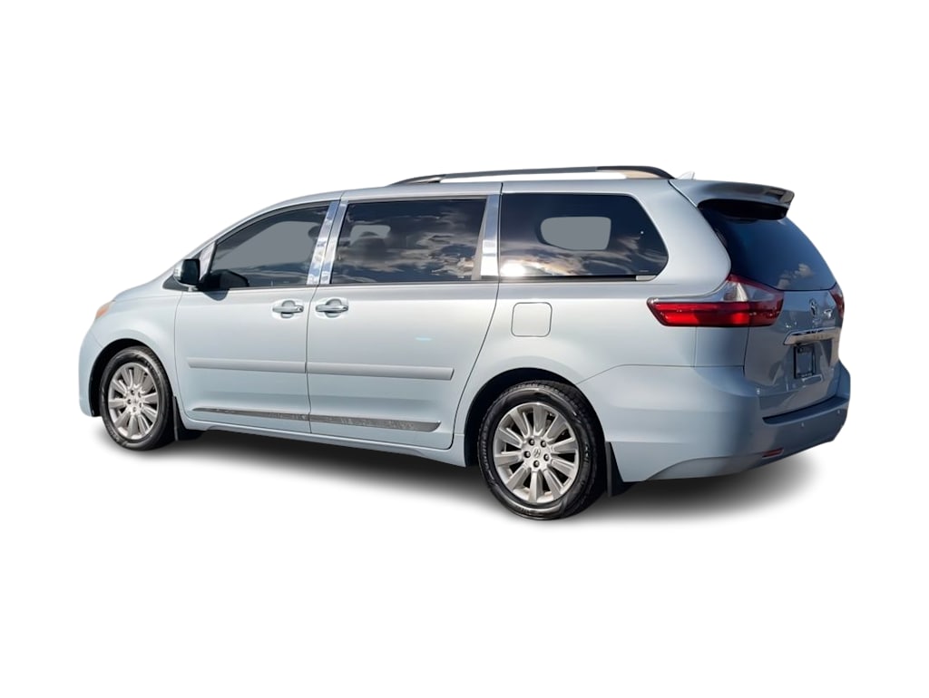 Thumbnail: 2015 Toyota Sienna - 20