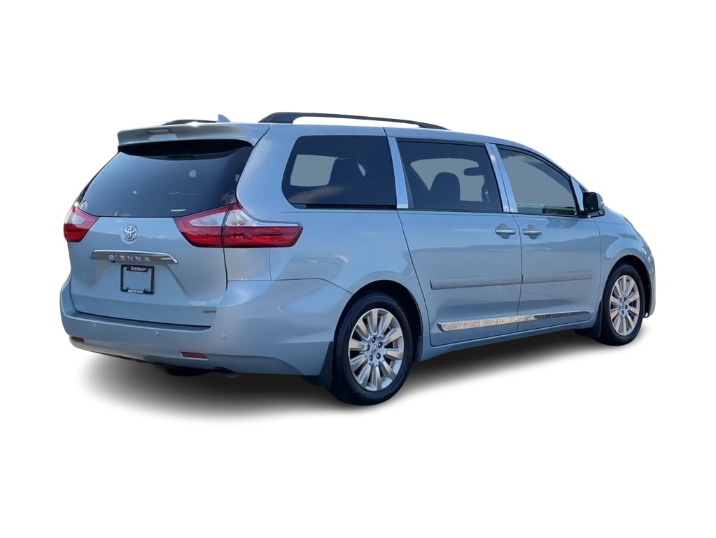 Thumbnail: 2015 Toyota Sienna - 22
