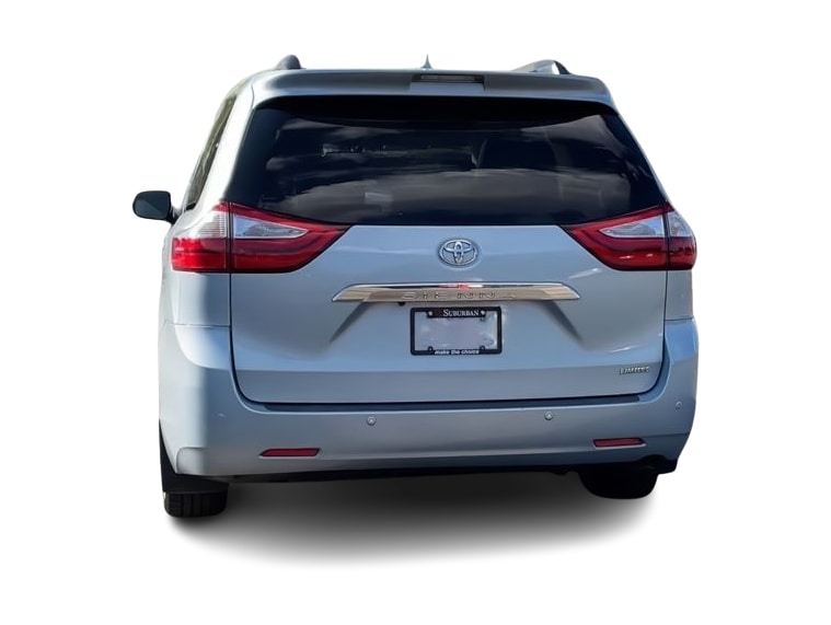 Thumbnail: 2015 Toyota Sienna - 21