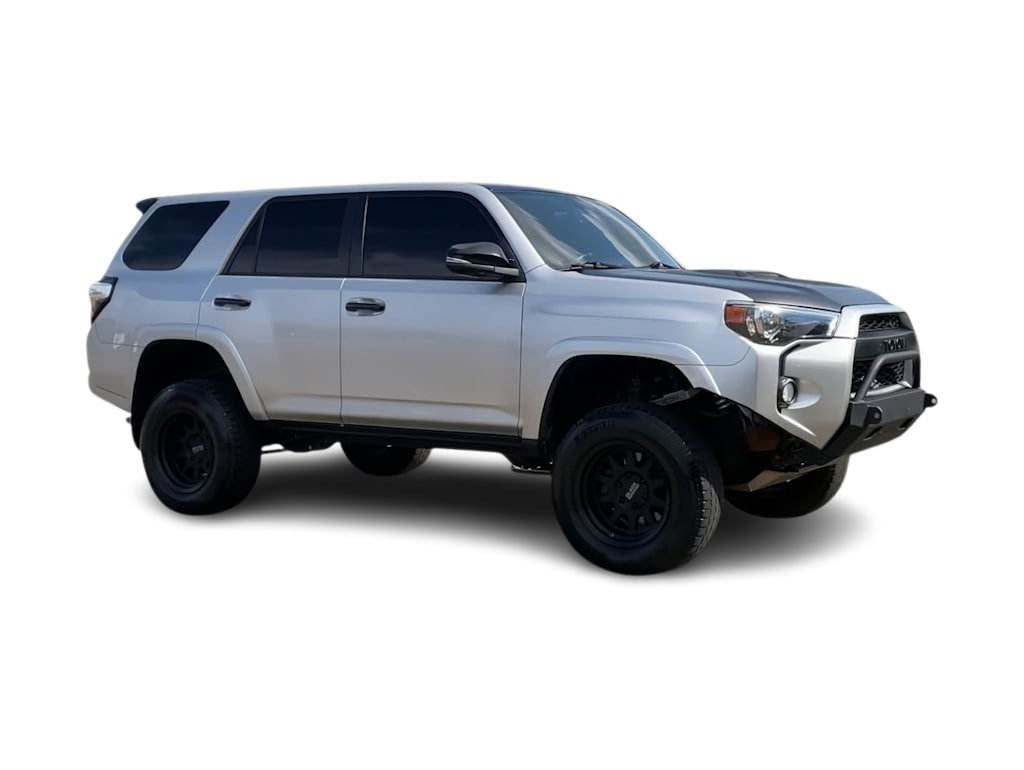Thumbnail: 2016 Toyota 4Runner - 18