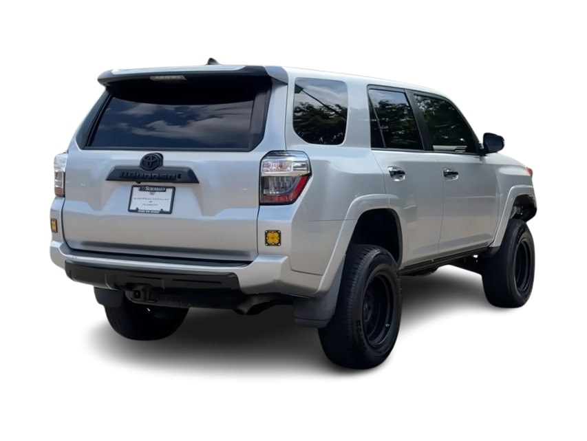 Thumbnail: 2016 Toyota 4Runner - 22