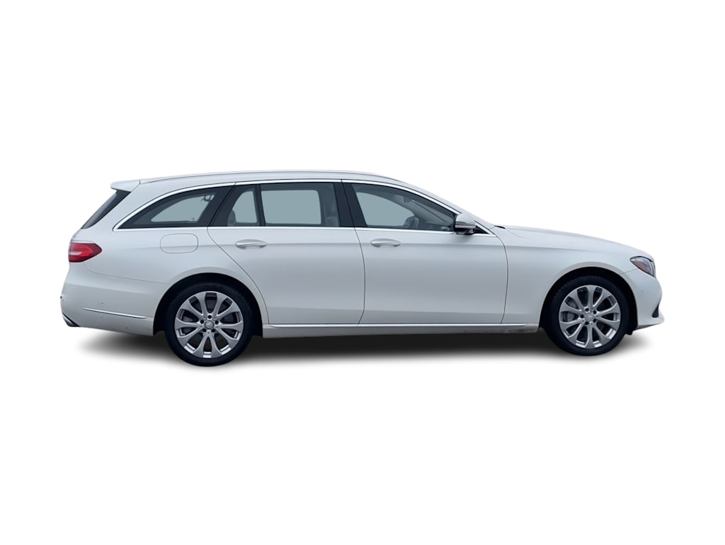 Thumbnail: 2017 Mercedes-Benz E-Class - 23