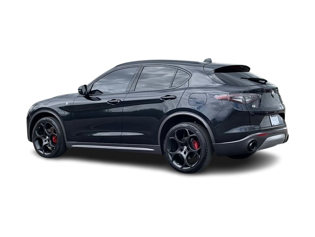 Thumbnail: 2024 Alfa Romeo Stelvio - 4