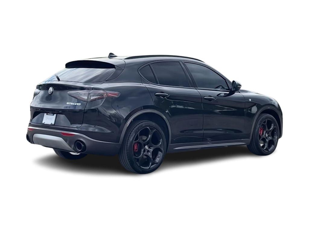 Thumbnail: 2024 Alfa Romeo Stelvio - 22