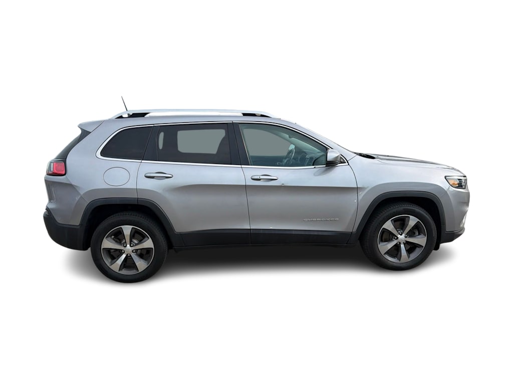 Thumbnail: 2019 Jeep Cherokee - 16