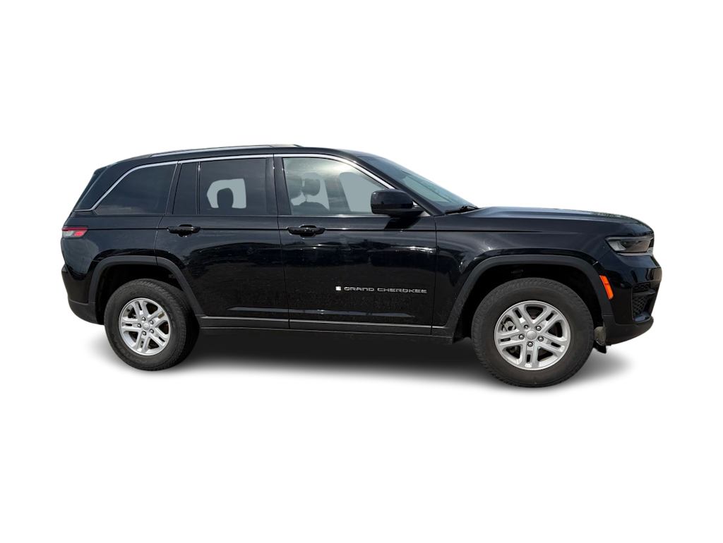 Thumbnail: 2023 Jeep Grand Cherokee - 17