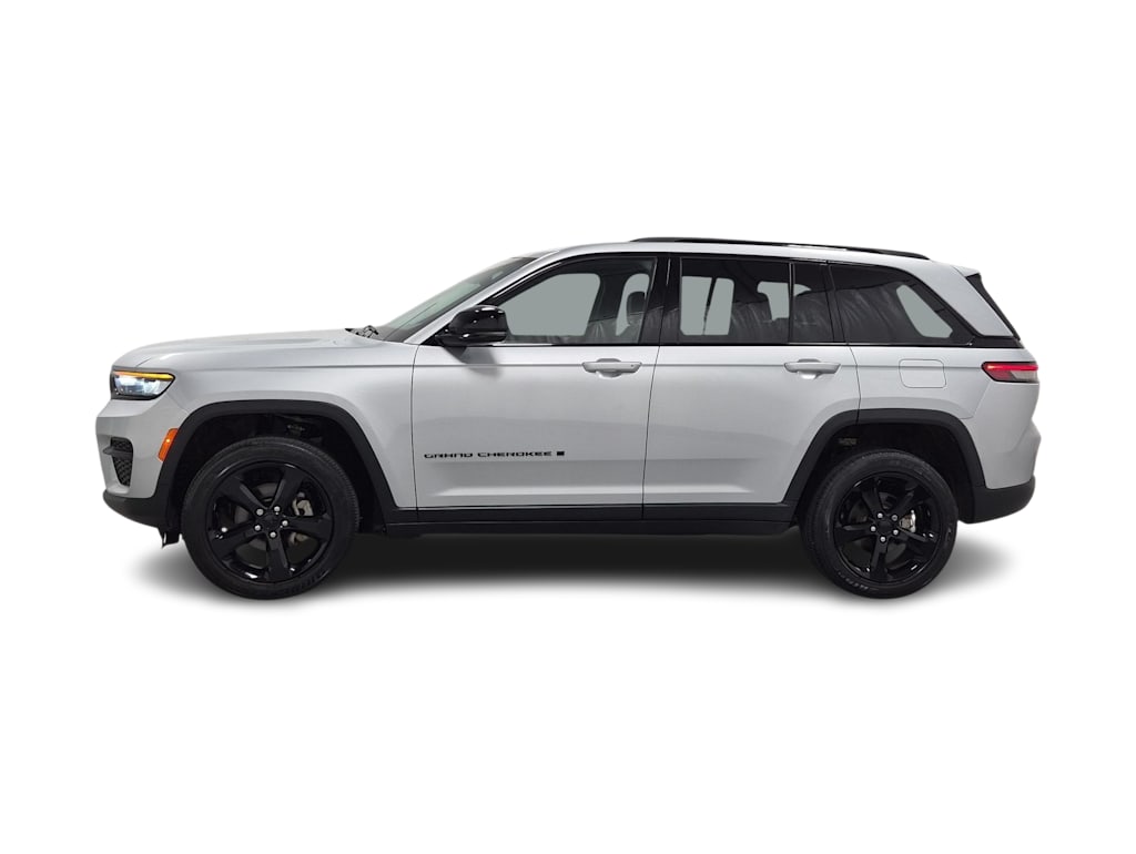 Thumbnail: 2023 Jeep Grand Cherokee - 3