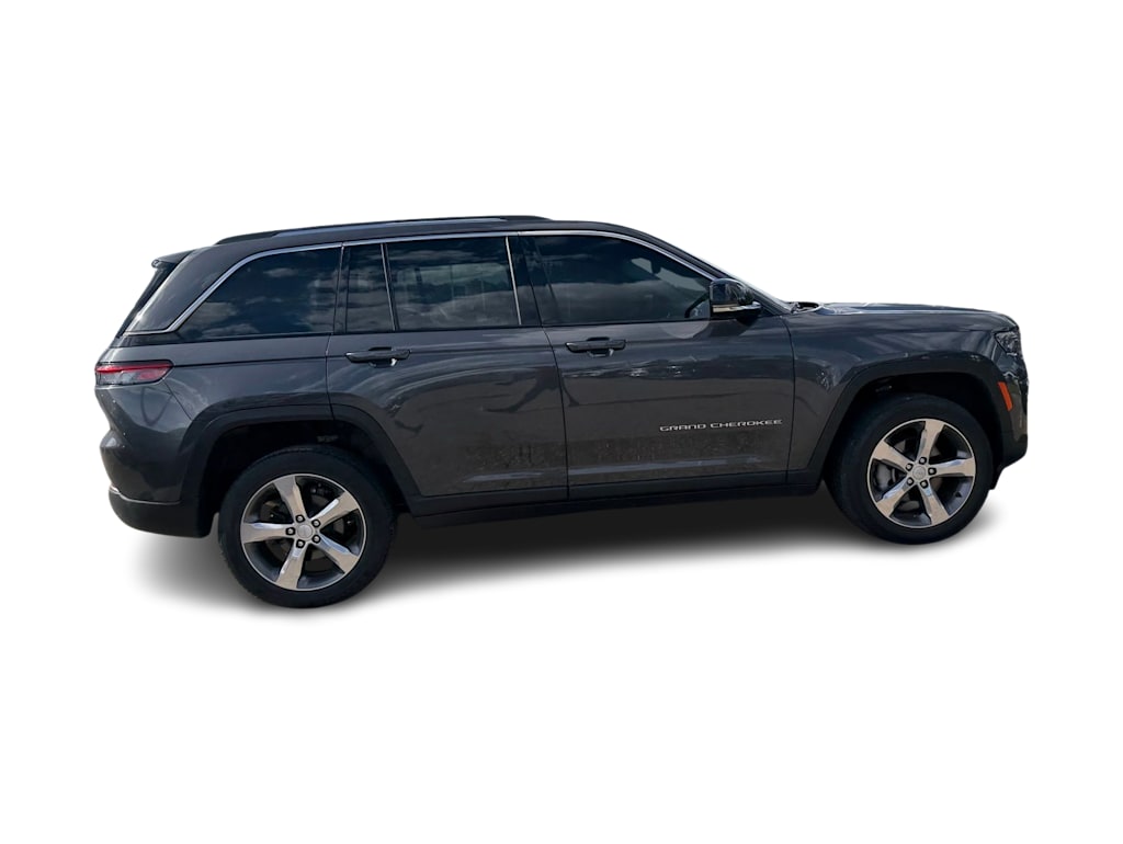 Thumbnail: 2022 Jeep Grand Cherokee - 16
