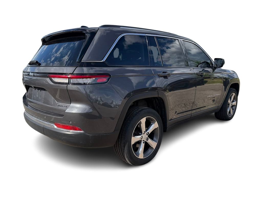 Thumbnail: 2022 Jeep Grand Cherokee - 23