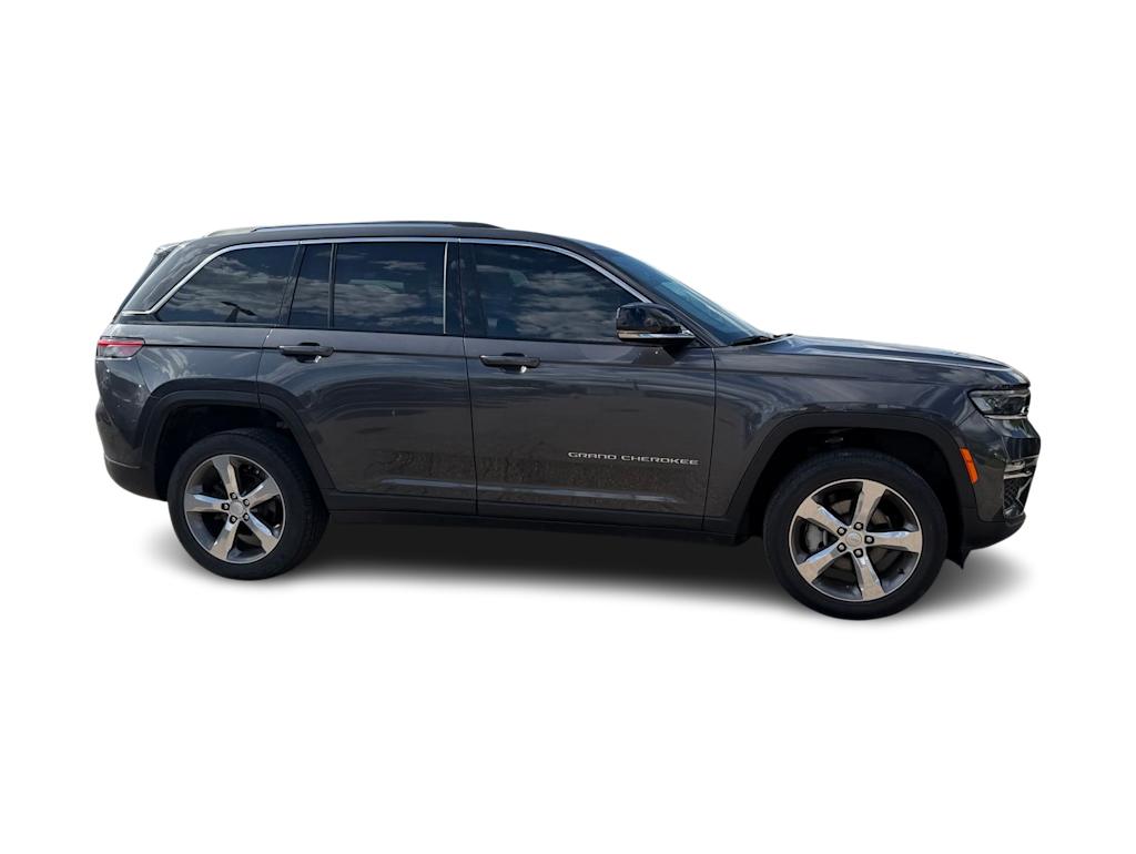 Thumbnail: 2022 Jeep Grand Cherokee - 18